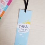 فاصل كتب Think happy thought